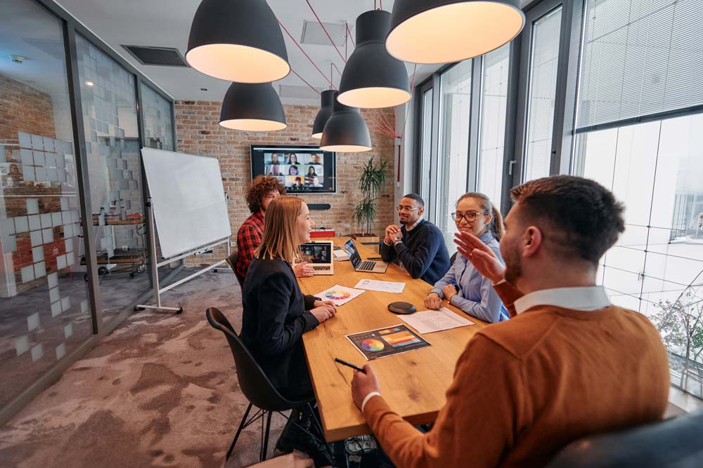 Mötesrum med kollegor